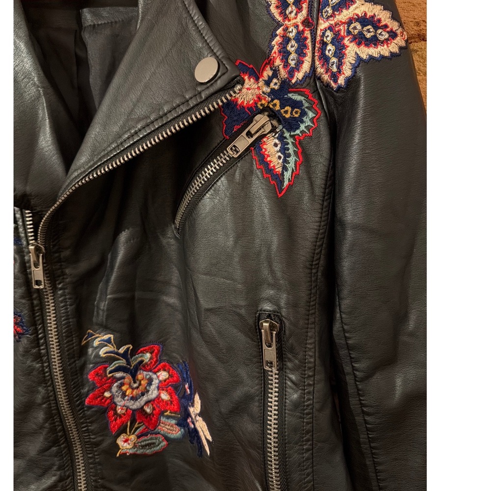 V Cristina Womens Black Faux Leather Floral Embroidered Moto Biker Jacket Size M - Picture 6 of 6